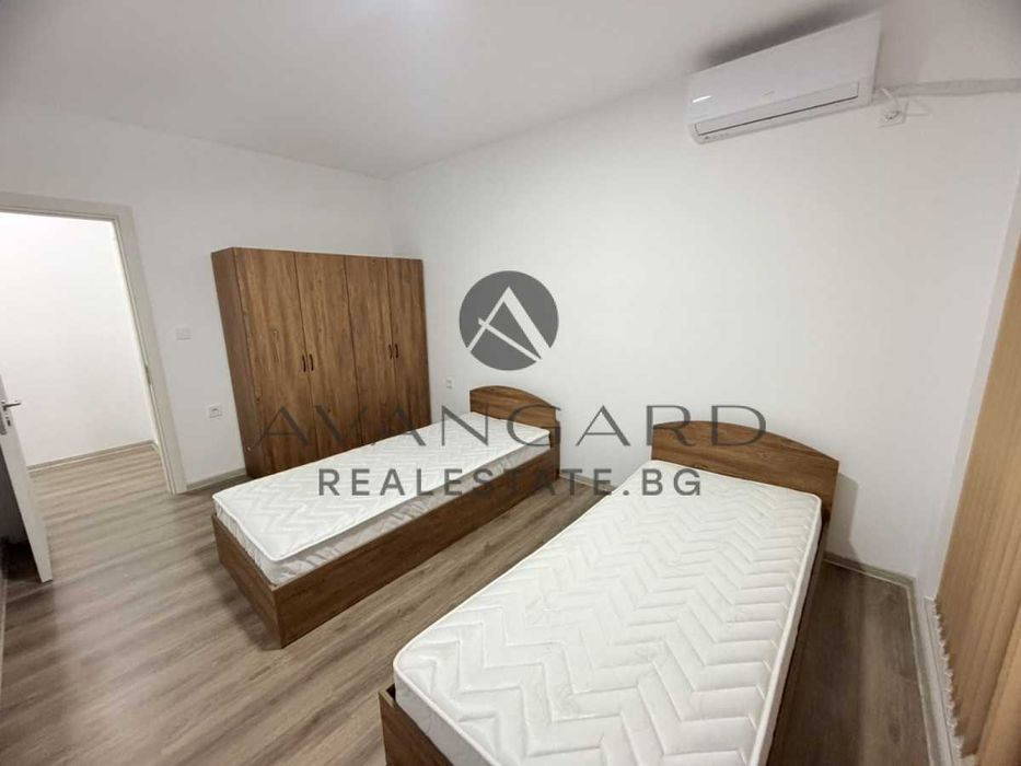 Продава се Двустаен апартамент в Пловдив, Център - 67 кв.м за 914 €/кв.м - Снимка #2