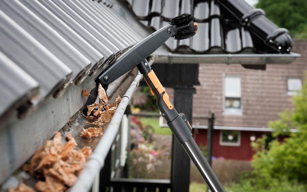 Reparații acoperisuri /Montaj jgheaburi și burlane/săgeac metalic,gard,horn velux