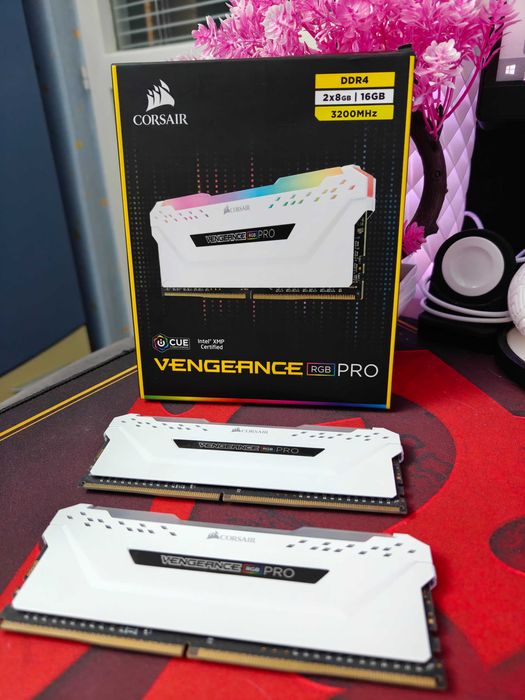 Corsair Vengeance PRO DDR4 3200mhz 16GB (2x8) RAM памет