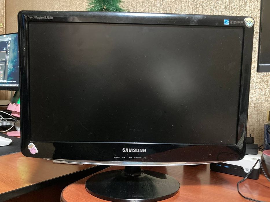 Монитор Samsung B2030N