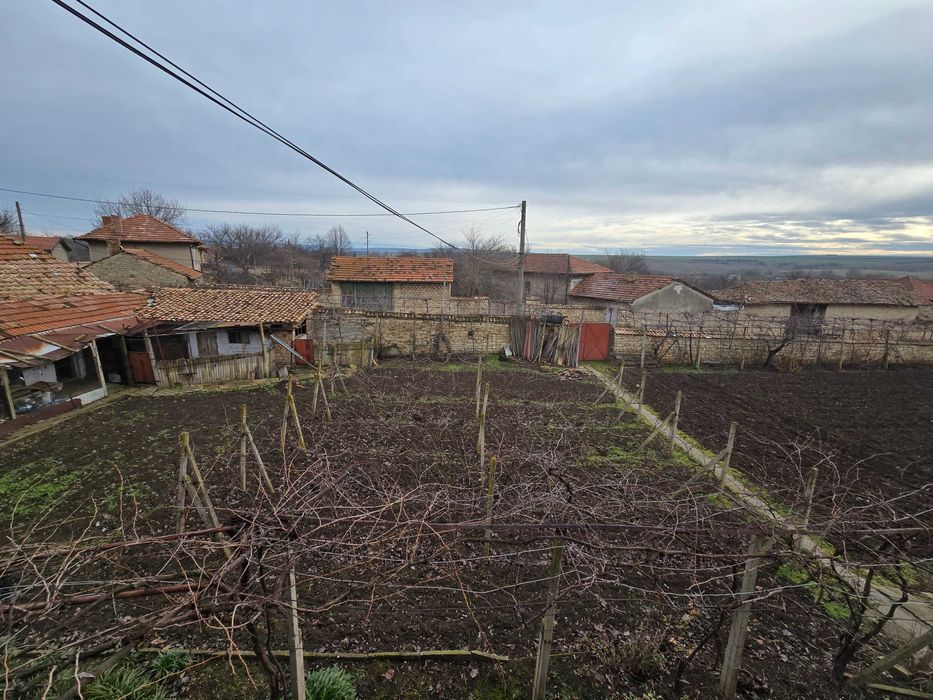 Къща в село Полски Сеновец