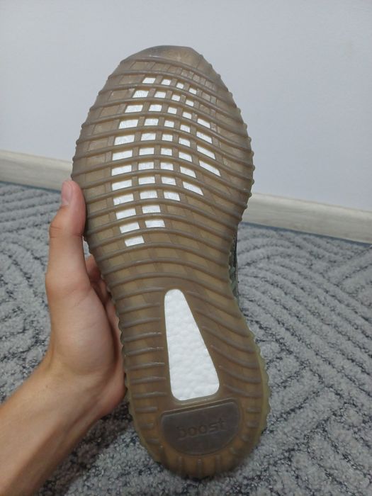 Yeezy Boost 350 V2 Beluga