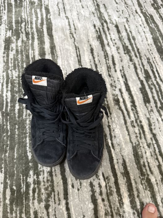 Продаю зимние кроссовки  Nike