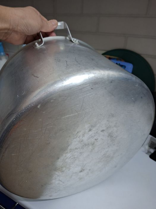 Кастюля продам .