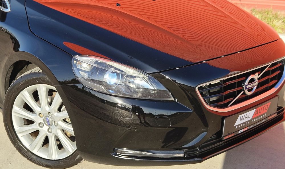 Volvo V40 D2 1.6 Tdi 2013 Bi-Xenon-Navi-Clima-Camera luat vederi-Scaune incalzite-Jante R17
