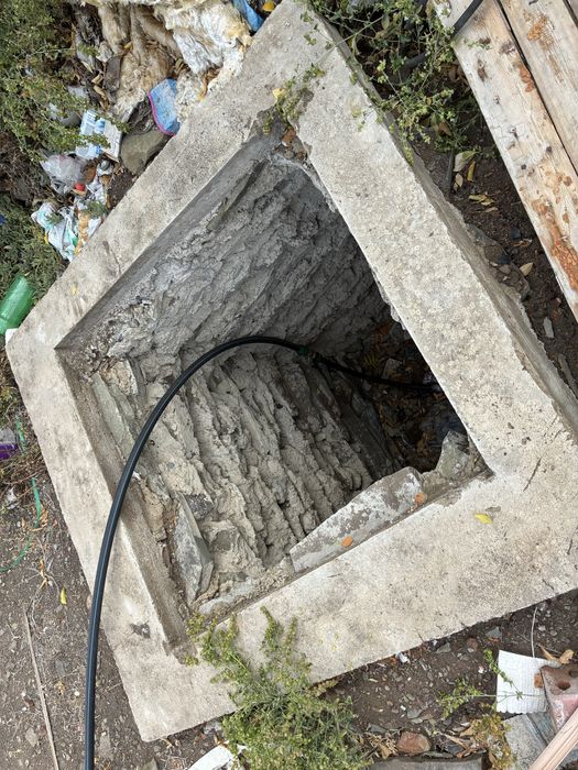 Продам два бокса.