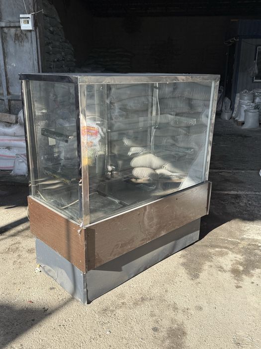 Холодильник Ветринный