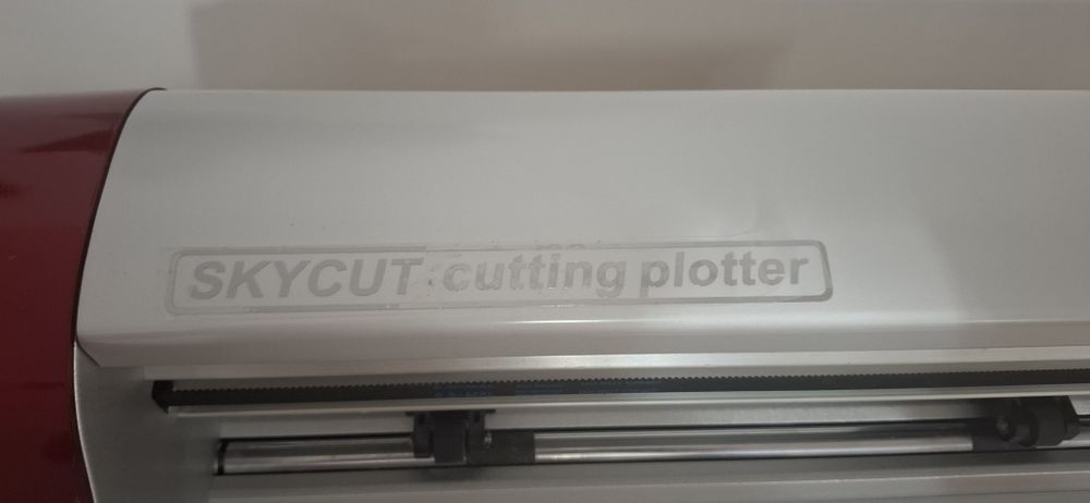 Продам плоттер skycut c 24  новая