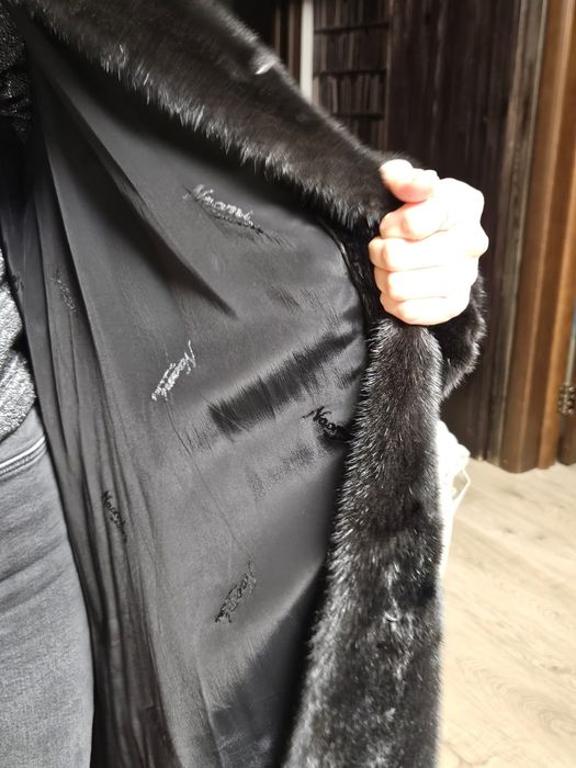 Продаётся норковая шуба!