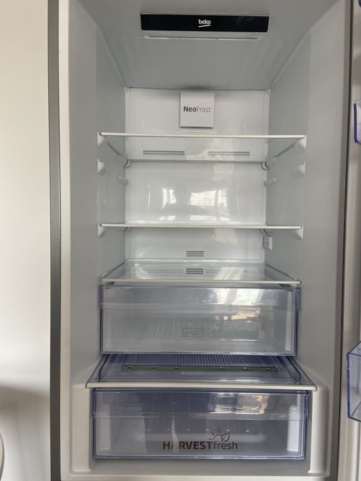 Combină frigorifică Beko RCNA366E40ZXBRN – Stare impecabilă