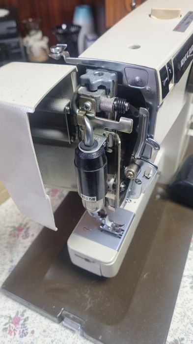 Masina de cusut  Riccar