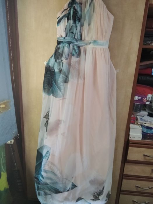 Rochie de ocazie superbă , vaporoasa , 46 ,Rochie roz măsură 42-44