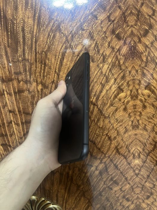 Продам IPhone 11 64gb