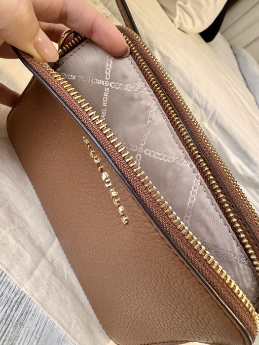 Michael Kors cross body чанта