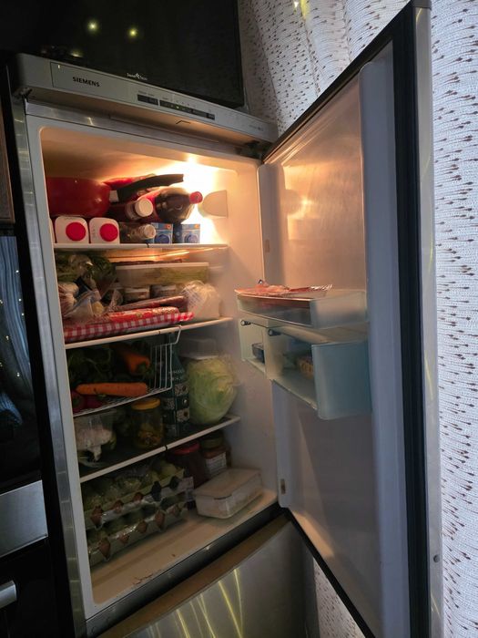 Хладилник с фризер Siemens