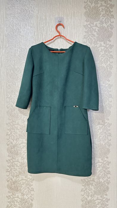 Продам  женские платья 46 размер