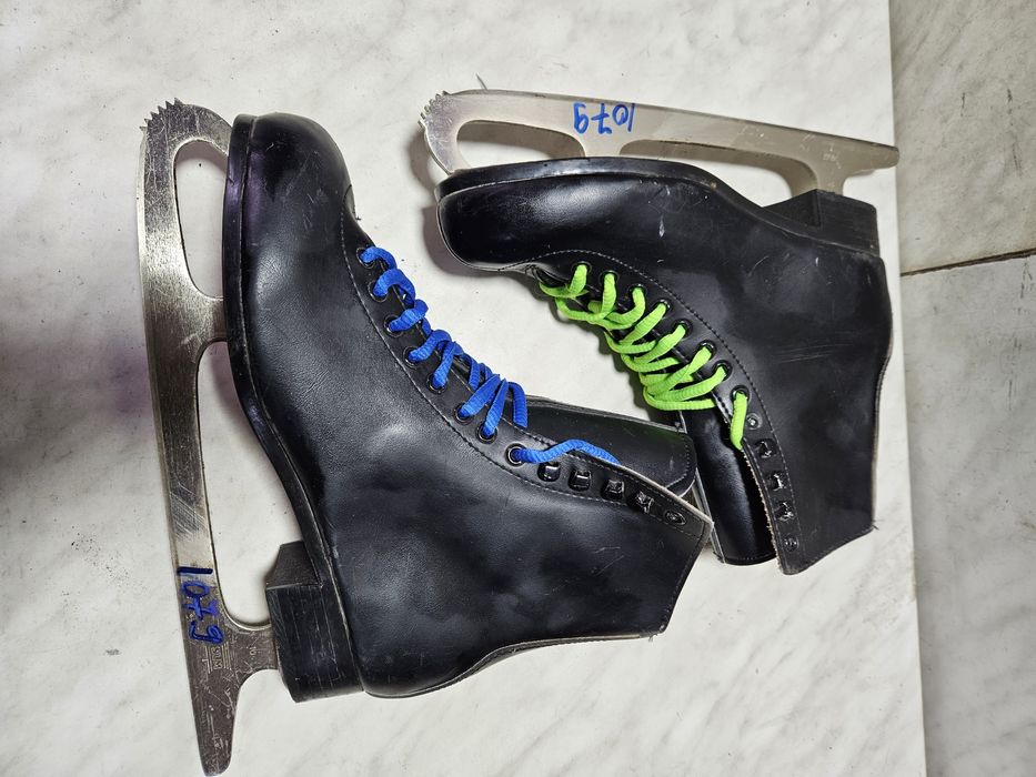 Patine 1079 gheata patinaj artistic  piele marime 38   (  25 cm)