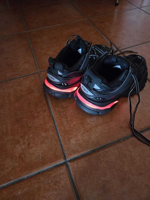 Balenciaga Track Black cu LED