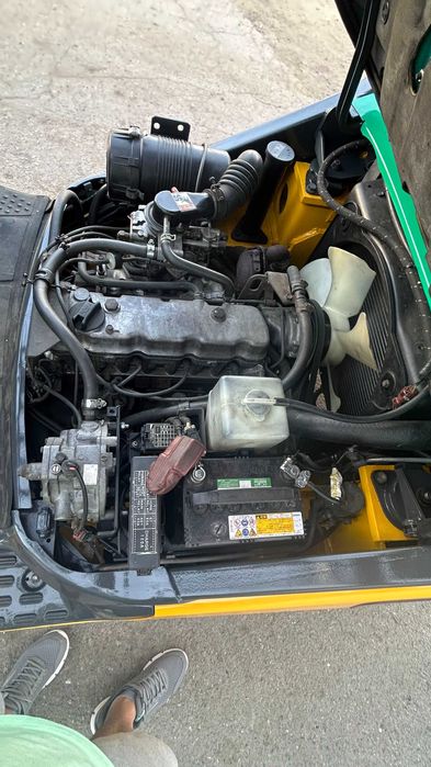 Вилочный погрузчик (кара)