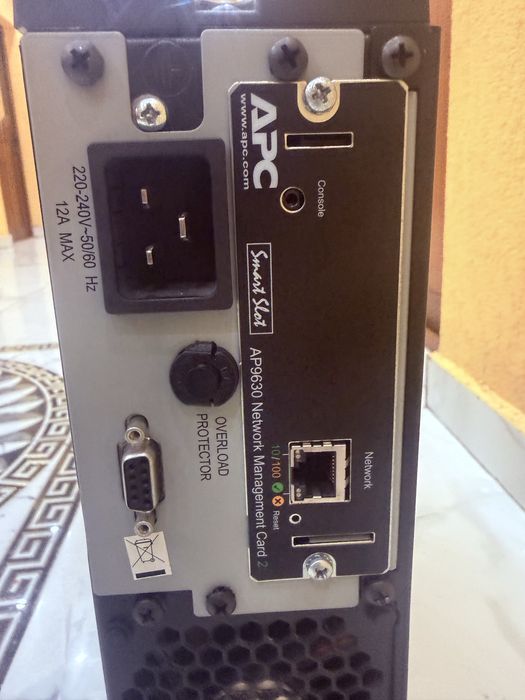 Vand sursa Smart-Ups RT 2000