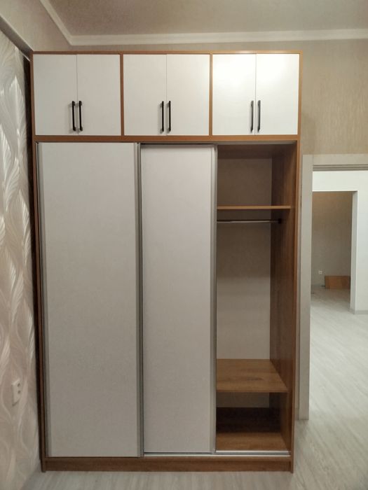 Шкаф hi-tech комбинированный цвет из материала ЛДСП