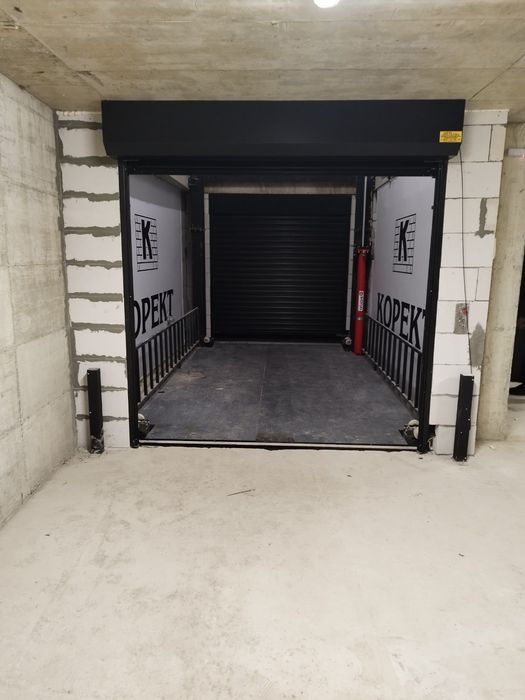 Продавам паркомясто.