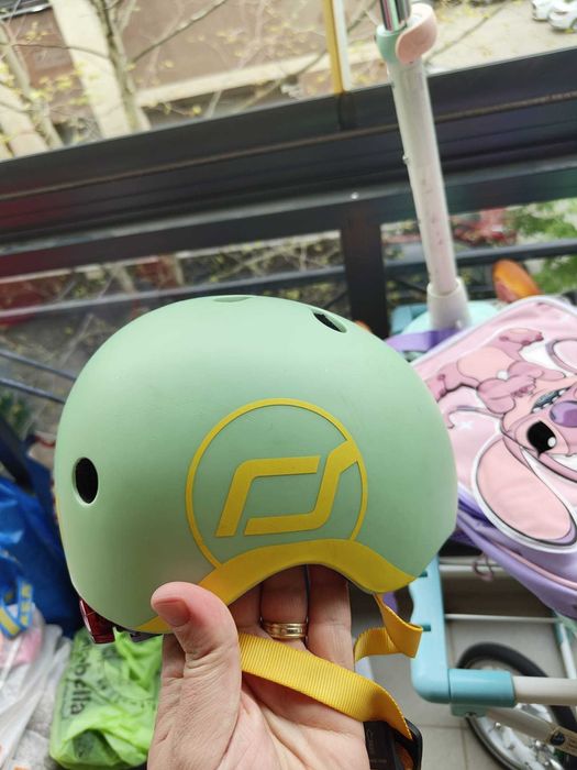 Vand trotineta copii Scoot & Ride + casca in stare f buna 600 lei