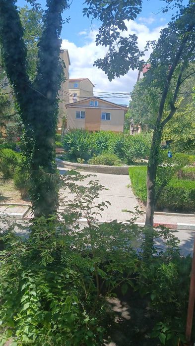 Vând apartament două camere decomandate