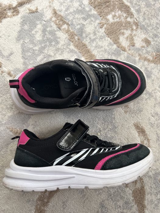 Кроссовки на девочку