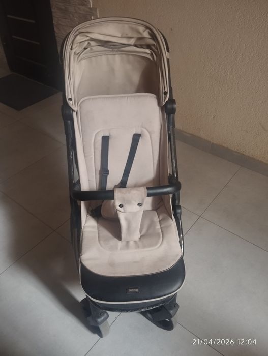 Коляска с сильными укреплениями