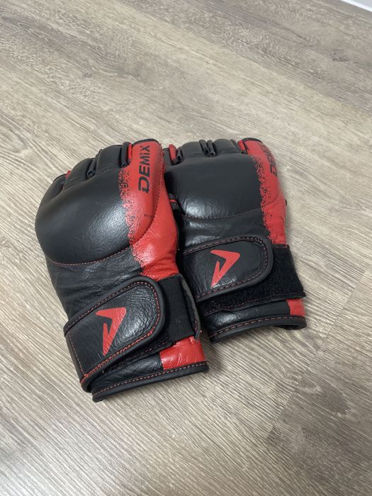 Перчатки для ММА
