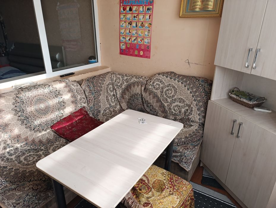 Продается 4-х комнатная квартира, 2-й этажа в Кармане