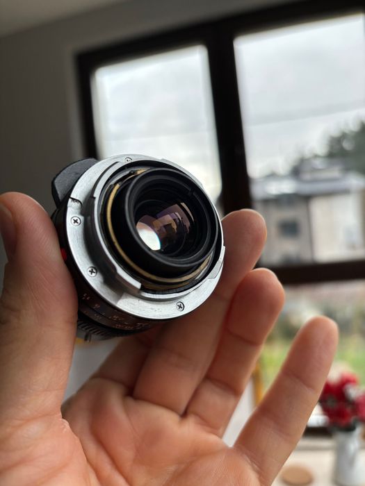 Leica Canada Elmarit-М f-2.8/28 + оригиналния си сенник
