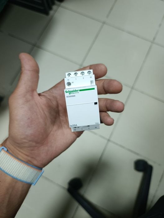 Контактор модульный, Schneider electric. GC серия. 5 штук в наличии