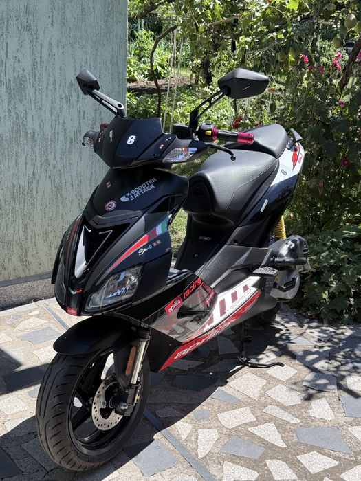 Aprilia SR 50 Скутер