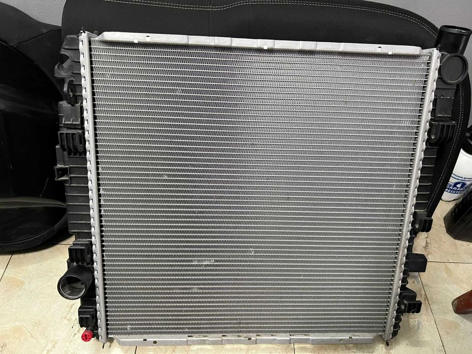 Radiator Nou Apa Mercedes Vario Original Behr