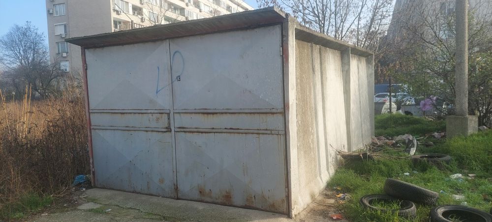 Бетонна гаражна клетка