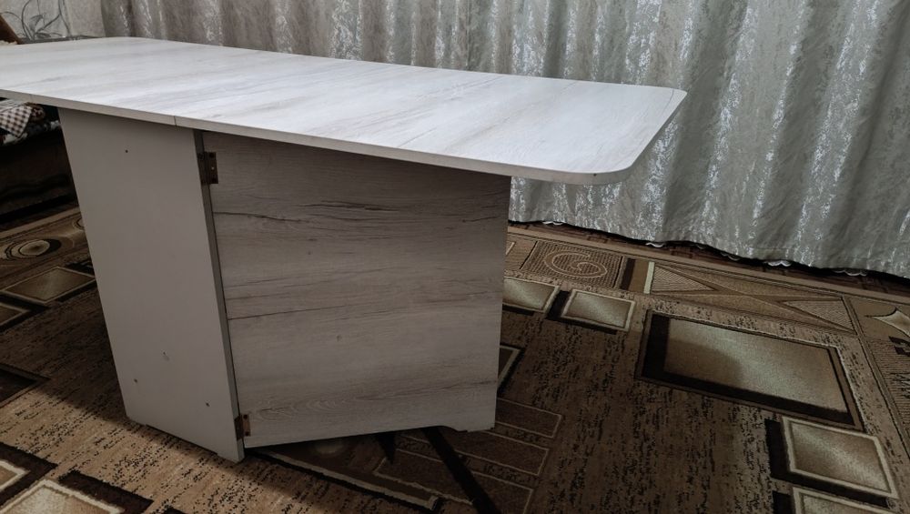 Продам стол книжка