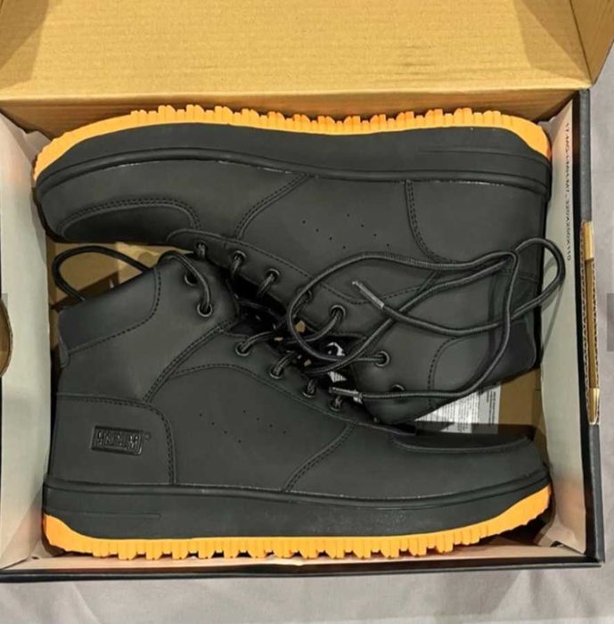 Спортни мъжки обувки