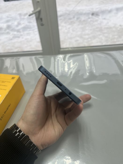 Телефон realme C63 на 128ГБ