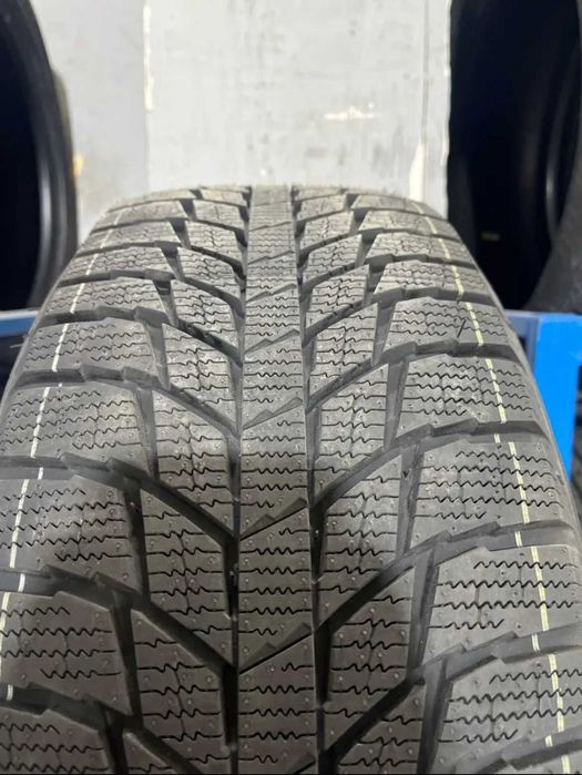 Зимние шины 215/55 R17 98R Triangle PL01 Без шипов