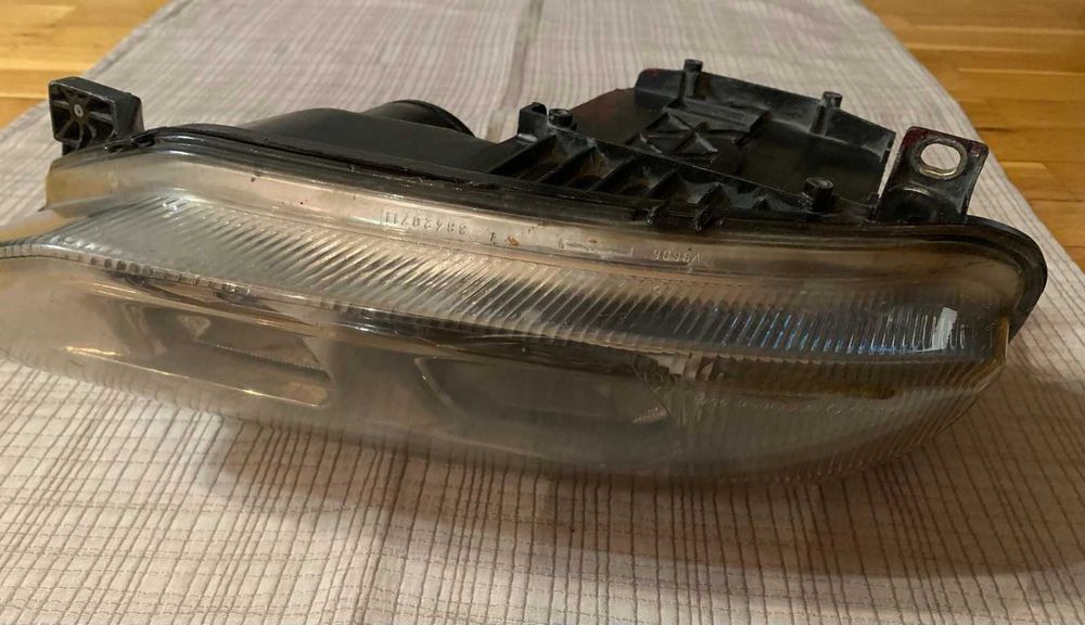 фар за Алфа Ромео 156 - 1.6 - бензин,  десен