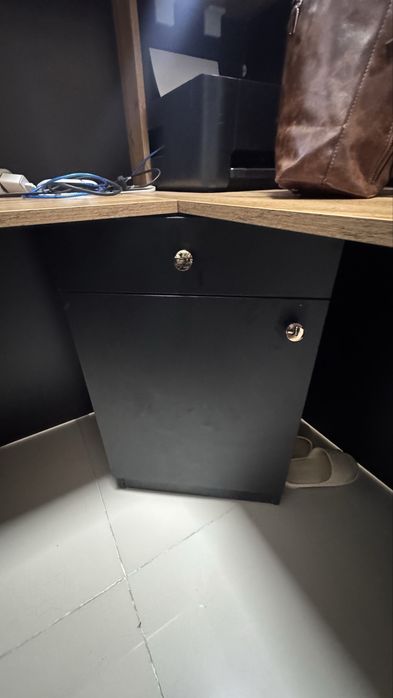 Ресепшен с полками