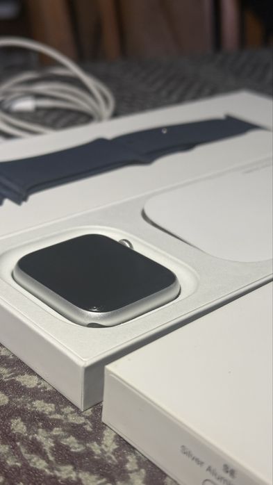 Apple watch SE 44mm silver