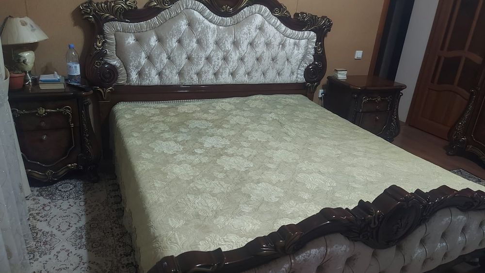 Продаётся спальный гарнитур