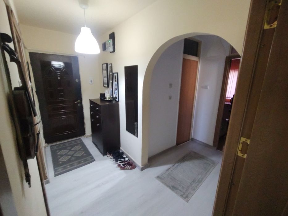 Vand apartament 3 camere