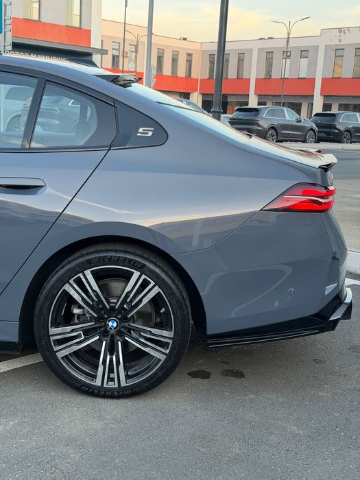BMW i5 35L 2024 yil M -Sport