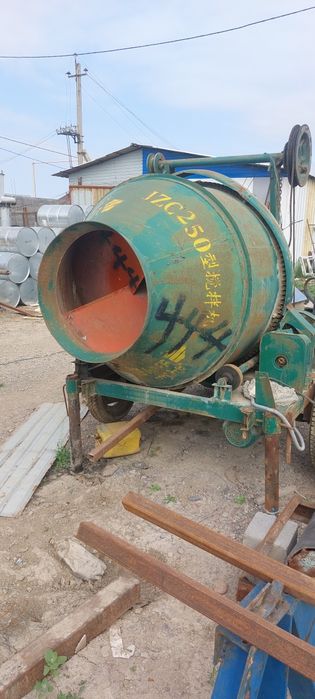 Продам бетономешалку новый