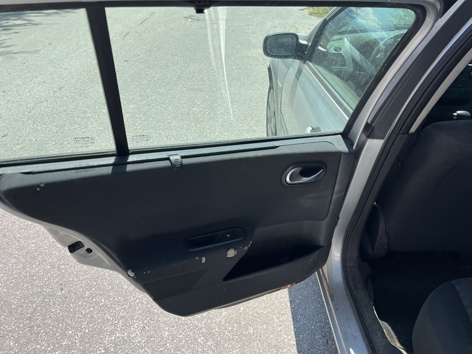 Рено Меган 2 1.6 бензин 2007 година на части