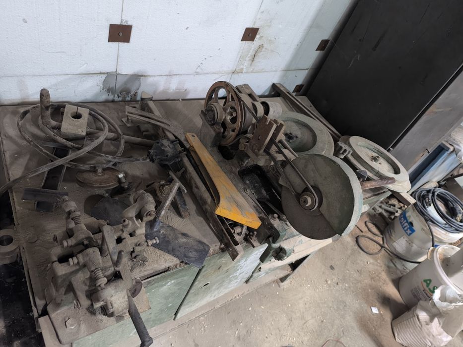 Машина за заваряване и заточване на банцигови ленти